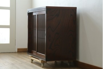 中古　美品　岩谷堂箪笥　内部の作りにも注目!　使い勝手の良いスノコ棚の水屋箪笥サイドボード　(R-073173)