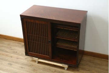 中古　美品　岩谷堂箪笥　内部の作りにも注目!　使い勝手の良いスノコ棚の水屋箪笥サイドボード　(R-073173)