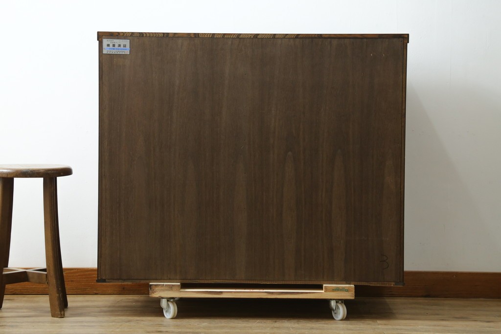 中古　美品　岩谷堂箪笥　内部の作りにも注目!　使い勝手の良いスノコ棚の水屋箪笥サイドボード　(R-073173)