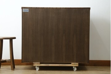 中古　美品　岩谷堂箪笥　内部の作りにも注目!　使い勝手の良いスノコ棚の水屋箪笥サイドボード　(R-073173)