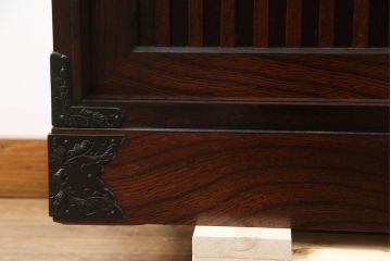 中古　美品　岩谷堂箪笥　品の良い佇まいが和の空間を引き立てる水屋箪笥(茶タンス、茶棚、収納棚、戸棚、キャビネット、上下バラ売り可能)(定価約68万円)(R-073173)