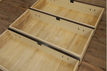 中古　美品　欅産業　漆塗り　立派な金具と品のある佇まいが美しい仙台箪笥(着物箪笥、整理箪笥、衣装箪笥、重ね箪笥、引き出し)(定価約80万円)(R-073174)