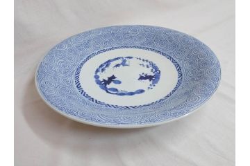 太明成化年製　古伊万里　染付　蛸唐草文　松竹梅図　1尺5寸皿　約46cm　繊細な美しい絵付けに魅了される大皿(一尺五寸、和食器、和皿)(R-073179)