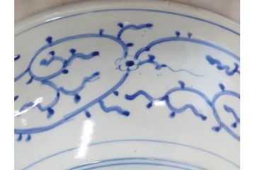 太明成化年製　古伊万里　染付　蛸唐草文　松竹梅図　1尺5寸皿　約46cm　繊細な美しい絵付けに魅了される大皿(一尺五寸、和食器、和皿)(R-073179)