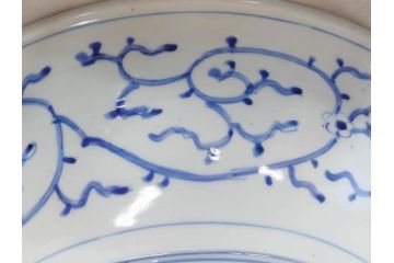 太明成化年製　古伊万里　染付　蛸唐草文　松竹梅図　1尺5寸皿　約46cm　繊細な美しい絵付けに魅了される大皿(一尺五寸、和食器、和皿)(R-073179)