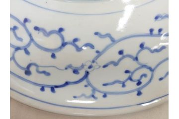 太明成化年製　古伊万里　染付　蛸唐草文　松竹梅図　1尺3寸皿　約42cm　繊細な美しい絵付けに魅了される大皿(一尺三寸、和食器、和皿)(R-073180)