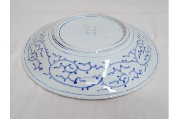 太明成化年製　古伊万里　染付　蛸唐草文　松竹梅図　1尺3寸皿　約42cm　繊細な美しい絵付けに魅了される大皿(一尺三寸、和食器、和皿)(R-073180)