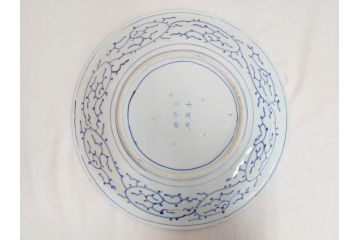 太明成化年製　古伊万里　染付　蛸唐草文　松竹梅図　1尺3寸皿　約42cm　繊細な美しい絵付けに魅了される大皿(一尺三寸、和食器、和皿)(R-073180)