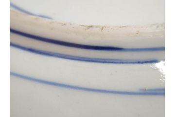 太明成化年製　古伊万里　染付　蛸唐草文　松竹梅図　1尺3寸皿　約42cm　繊細な美しい絵付けに魅了される大皿(一尺三寸、和食器、和皿)(R-073180)