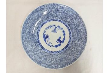 太明成化年製　古伊万里　染付　蛸唐草文　松竹梅図　1尺3寸皿　約41cm　繊細な美しい絵付けに魅了される大皿(一尺三寸、和食器、和皿)(R-073181)