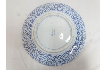太明成化年製　古伊万里　染付　蛸唐草文　松竹梅図　1尺3寸皿　約41cm　繊細な美しい絵付けに魅了される大皿(一尺三寸、和食器、和皿)(R-073181)