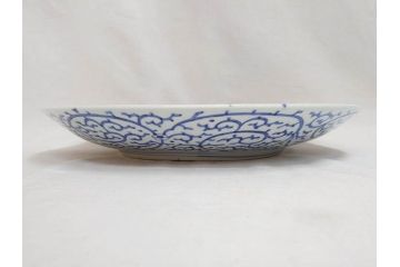 太明成化年製　古伊万里　染付　蛸唐草文　松竹梅図　1尺3寸皿　約41cm　繊細な美しい絵付けに魅了される大皿(一尺三寸、和食器、和皿)(R-073181)