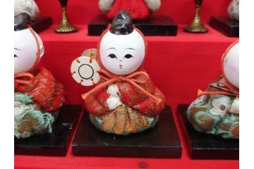 ビンテージ　木目込み人形　十五人揃　細部まで職人のこだわりを感じる可愛らしい五段雛飾り(雛人形、ひな人形、雛壇、段飾、置物、ケース付、ヴィンテージ)(R-073182)