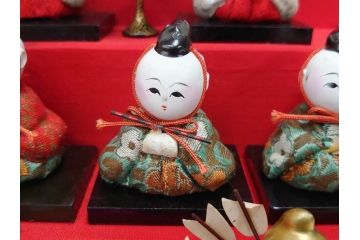 ビンテージ　木目込み人形　十五人揃　細部まで職人のこだわりを感じる可愛らしい五段雛飾り(雛人形、ひな人形、雛壇、段飾、置物、ケース付、ヴィンテージ)(R-073182)