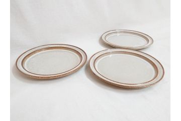 デンマーク　STOGO　優しい色合いが落ち着いた雰囲気を醸し出すプレート3枚セット(皿、北欧食器)(R-073190)