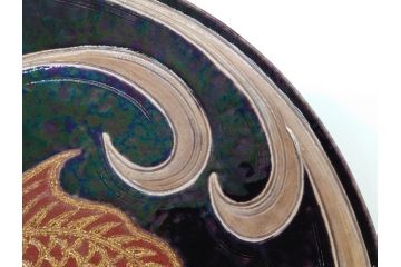 秋塘陶園　中村翠恒　鯉之図　1.1尺皿　約34cm　大胆に描かれた豪華な絵付けが目を惹く額皿(大皿、和皿、飾り皿、飾皿、和食器、一尺一寸、共箱付き)(R-073192)