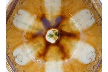舩木研兒(船木研児)　黄釉押紋　約23cm　7.4寸　細やかなデザインが上品な雰囲気を醸し出す六角鉢(深鉢、深皿、和皿、和食器、七寸四分、共箱付き)(R-073193)