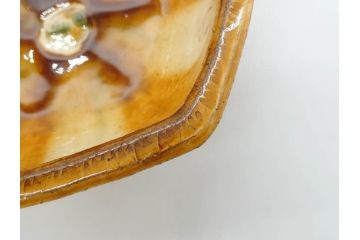 舩木研兒(船木研児)　黄釉押紋　約23cm　7.4寸　細やかなデザインが上品な雰囲気を醸し出す六角鉢(深鉢、深皿、和皿、和食器、七寸四分、共箱付き)(R-073193)