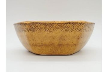 舩木研兒(船木研児)　黄釉押紋　約23cm　7.4寸　細やかなデザインが上品な雰囲気を醸し出す六角鉢(深鉢、深皿、和皿、和食器、七寸四分、共箱付き)(R-073193)