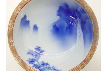 深川製磁　オールド深川　染付　金彩　約18cm　6寸　一つ一つ丁寧に絵付けされた風景図が美しい鉢(深皿、和皿、和食器、六寸、共箱付き)(R-073195)