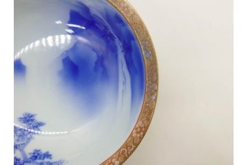 深川製磁　オールド深川　染付　金彩　約18cm　6寸　一つ一つ丁寧に絵付けされた風景図が美しい鉢(深皿、和皿、和食器、六寸、共箱付き)(R-073195)