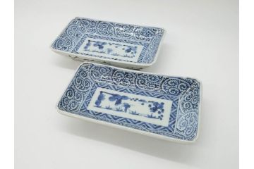 江戸期　大明成化年製　古伊万里　染付　蛸唐草　松竹梅文　約21cm　6.7寸　意匠を凝らしたデザインが素敵な長皿2枚セット(角皿、和皿、和食器、六寸七分)(R-073197)