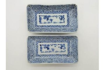江戸期　大明成化年製　古伊万里　染付　蛸唐草　松竹梅文　約21cm　6.7寸　意匠を凝らしたデザインが素敵な長皿2枚セット(角皿、和皿、和食器、六寸七分)(R-073197)
