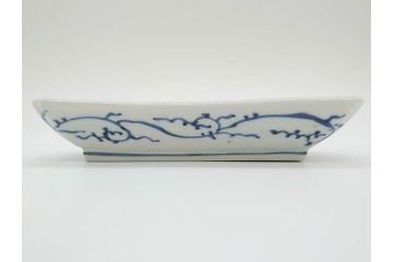 江戸期　大明成化年製　古伊万里　染付　蛸唐草　松竹梅文　約21cm　6.7寸　意匠を凝らしたデザインが素敵な長皿2枚セット(角皿、和皿、和食器、六寸七分)(R-073197)