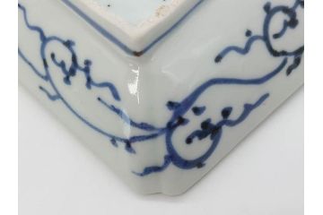 江戸期　大明成化年製　古伊万里　染付　蛸唐草　松竹梅文　約21cm　6.7寸　意匠を凝らしたデザインが素敵な長皿2枚セット(角皿、和皿、和食器、六寸七分)(R-073197)