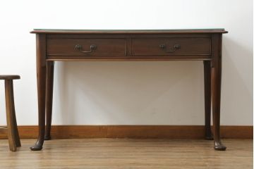 イギリスアンティーク　Lloyd's Antiques(ロイズ・アンティークス)取り扱い　ウォールナット材　クラシカルな雰囲気溢れるコンソールテーブル(デスク、ワークデスク、在宅用、在宅ワーク用、平机、英国)(R-073219)
