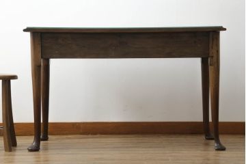 イギリスアンティーク　Lloyd's Antiques(ロイズ・アンティークス)取り扱い　ウォールナット材　クラシカルな雰囲気溢れるコンソールテーブル(デスク、ワークデスク、在宅用、在宅ワーク用、平机、英国)(R-073219)