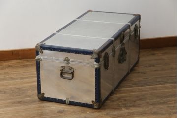 和製アンティーク　お部屋のアクセントにおすすめなジュラルミン張りのトランク(センターテーブル、ローテーブル、収納、ディスプレイ)(R-073220)