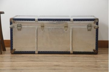 和製アンティーク　お部屋のアクセントにおすすめなジュラルミン張りのトランク(センターテーブル、ローテーブル、収納、ディスプレイ)(R-073220)