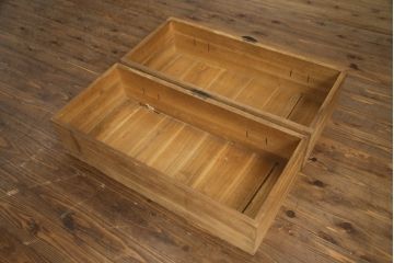 和製アンティーク　総桐(キリ)材　金具の彫刻が素晴らしい二段重ね時代箪笥(重ね箪笥、総桐箪笥、総桐たんす、和タンス、衣装たんす、整理タンス、収納タンス、引き出し)(R-073221)