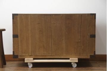 和製アンティーク　総桐(キリ)材　金具の彫刻が素晴らしい時代箪笥ローボード(総桐箪笥、総桐たんす、和タンス、衣装たんす、整理タンス、収納タンス、引き出し、ローチェスト、テレビ台、テレビボード)(R-073223)