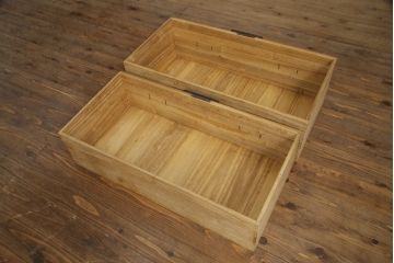 和製アンティーク　上手物　総桐(キリ)材　木地色　木瓜(モッコ)引き手が魅力的な時代箪笥ローボード(総桐箪笥、総桐たんす、和タンス、衣装たんす、整理タンス、収納タンス、引き出し、ローチェスト、テレビ台、テレビボード)(R-073225)