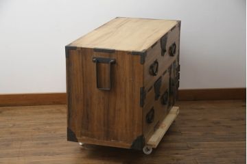 和製アンティーク　上手物　総桐(キリ)材　木地色　木瓜(モッコ)引き手が魅力的な時代箪笥ローボード(総桐箪笥、総桐たんす、和タンス、衣装たんす、整理タンス、収納タンス、引き出し、ローチェスト、テレビ台、テレビボード)(R-073226)