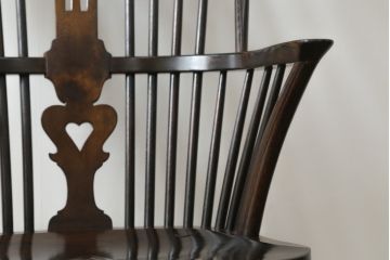 中古　希少!!　松本民芸家具　中古ではなかなかお目にかかれない猫脚ウィンザーチェア(ウインザーチェア、アームチェア、板座チェア、ダイニングチェア、椅子、イス)(定価約34万円)(R-073229)