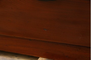 和製アンティーク　前面欅(ケヤキ)材　漆塗り　使い込まれた風合いが味わい深い時代箪笥ローチェスト　(R-073231)