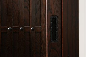中古　美品　栗材　和の趣あふれる佇まいが魅力的な二段重ね水屋箪笥(食器棚、戸棚、収納棚、キャビネット)(R-073266)