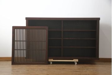 中古　美品　栗材　和の趣あふれる佇まいが魅力的な水屋箪笥サイドキャビネット(食器棚、戸棚、収納棚、キャビネット)(R-073267)