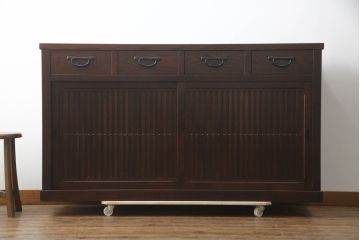 中古　美品　栗材　和の趣あふれる佇まいが魅力的な水屋箪笥サイドボード(食器棚、茶箪笥、サイドキャビネット、収納棚、戸棚)(R-073268)