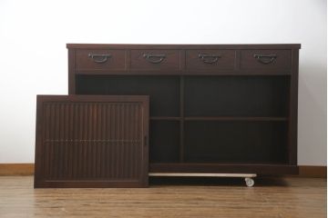 中古　美品　栗材　和の趣あふれる佇まいが魅力的な水屋箪笥サイドボード(食器棚、茶箪笥、サイドキャビネット、収納棚、戸棚)(R-073268)