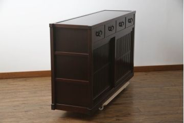 中古　美品　栗材　和の趣あふれる佇まいが魅力的な水屋箪笥サイドボード(食器棚、茶箪笥、サイドキャビネット、収納棚、戸棚)(R-073268)