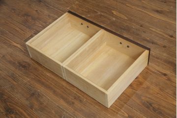 中古　美品　栗材　和の趣あふれる佇まいが魅力的な水屋箪笥サイドボード(食器棚、茶箪笥、サイドキャビネット、収納棚、戸棚)(R-073268)