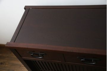 中古　美品　栗材　和の趣あふれる佇まいが魅力的な水屋箪笥サイドボード(食器棚、茶箪笥、サイドキャビネット、収納棚、戸棚)(R-073268)
