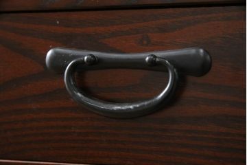 中古　美品　栗材　和の趣あふれる佇まいが魅力的な水屋箪笥サイドボード(食器棚、茶箪笥、サイドキャビネット、収納棚、戸棚)(R-073268)