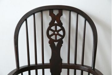 中古　美品!!　松本民芸家具　シックな色合いとクラシカルな佇まいが魅力のホイールバックウィンザーチェア(ウインザーチェア、アームチェア、板座チェア、ダイニングチェア、椅子、イス)(定価約19万8千円)(R-073269)