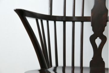 中古　美品!!　松本民芸家具　シックな色合いとクラシカルな佇まいが魅力のホイールバックウィンザーチェア(ウインザーチェア、アームチェア、板座チェア、ダイニングチェア、椅子、イス)(定価約19万8千円)(R-073269)