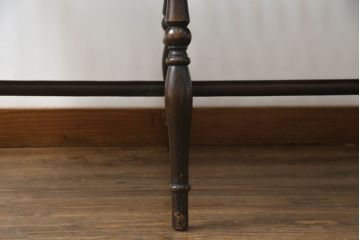  イギリスアンティーク　Lloyd's Antiques(ロイズ・アンティークス)取り扱い　ニレ材　クラシカルな佇まいのウィンザーベンチ(ウィンザーチェア、長椅子、2人掛けベンチ、英国)(R-073270)